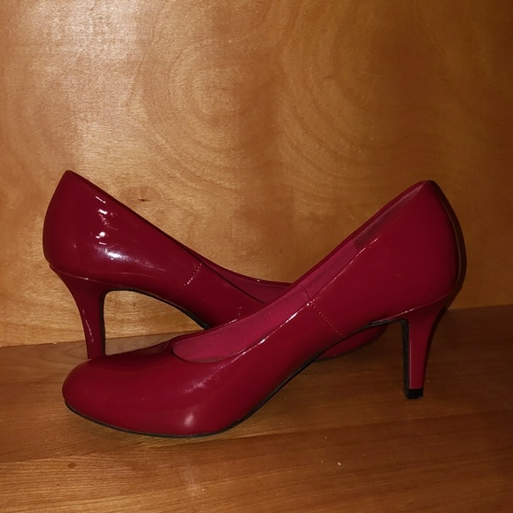 Red High Heels - Picture 4 of 4